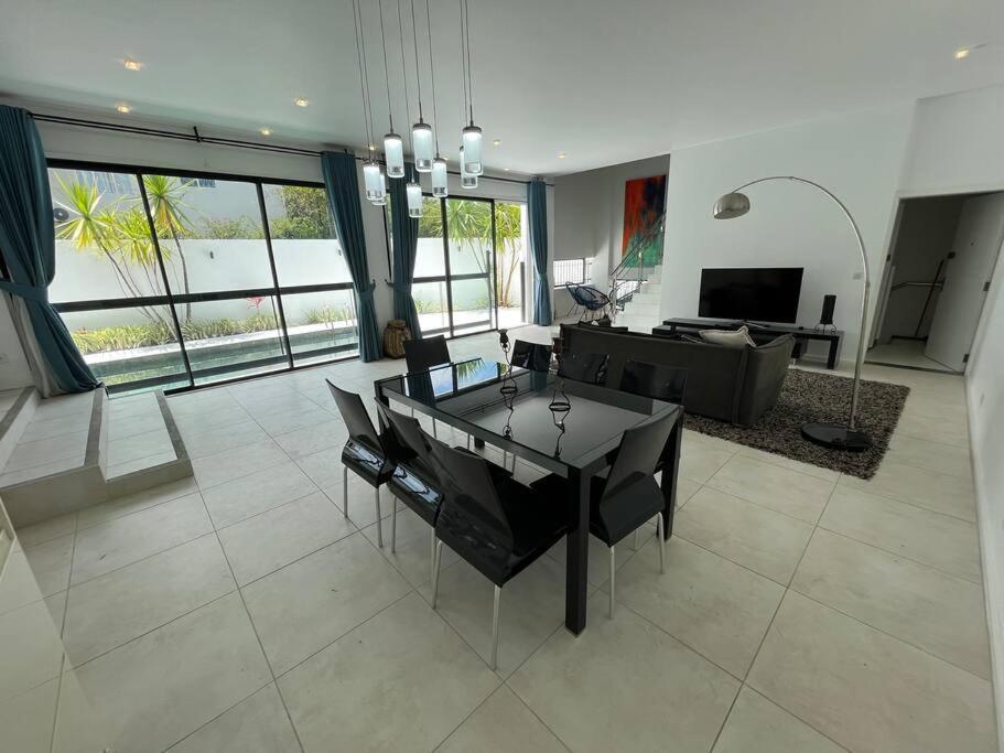 Villa Moderne A Trou Aux Biches Esterno foto